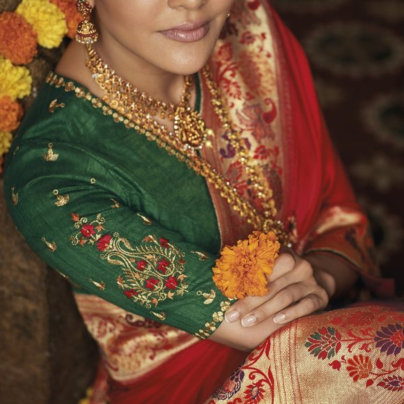 BERRY RED ZARI WOVEN PAITHANI SILK SAREE WITH DESIGNER BLOUSE - Picture 2 of 4